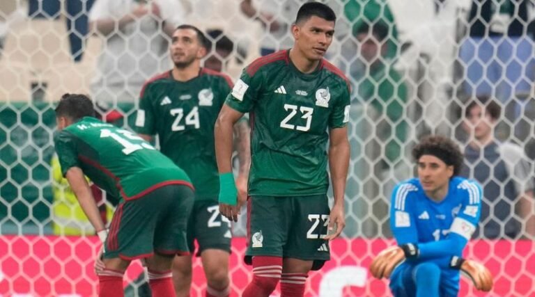 _Mexico miss out on the last 16 on goal difference despite beating Saudi Arabia (1)