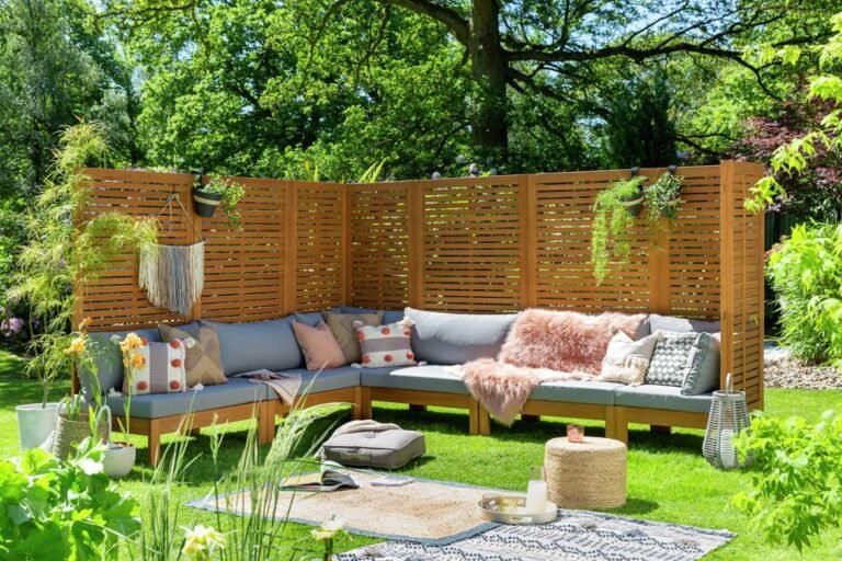 Creating an Ibiza-Style Garden to Host Parties in Your Backyard