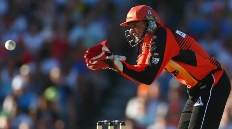 BBL Brisbane Heat season still alive thanks to Renshaw’s heroics (2)